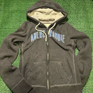 Abercrombie & fitch y2k grey zip up with blue accent✨